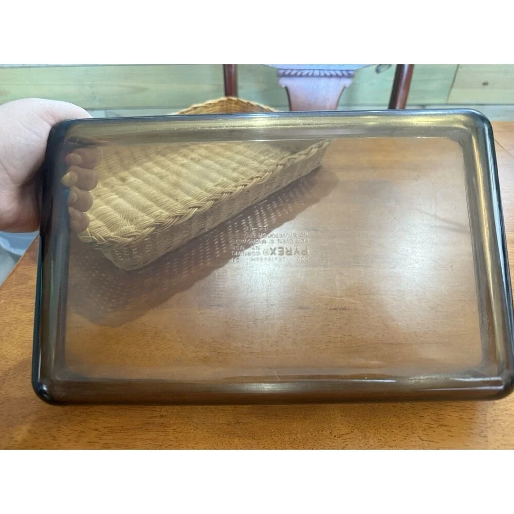 Vintage Pyrex 232 Rectangle Amber Brown Glass W/Basket Casserole Dish Baking